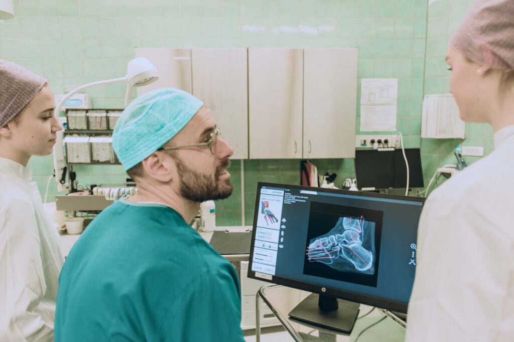 or-mies-katsoo-naiseen_3_orig Image